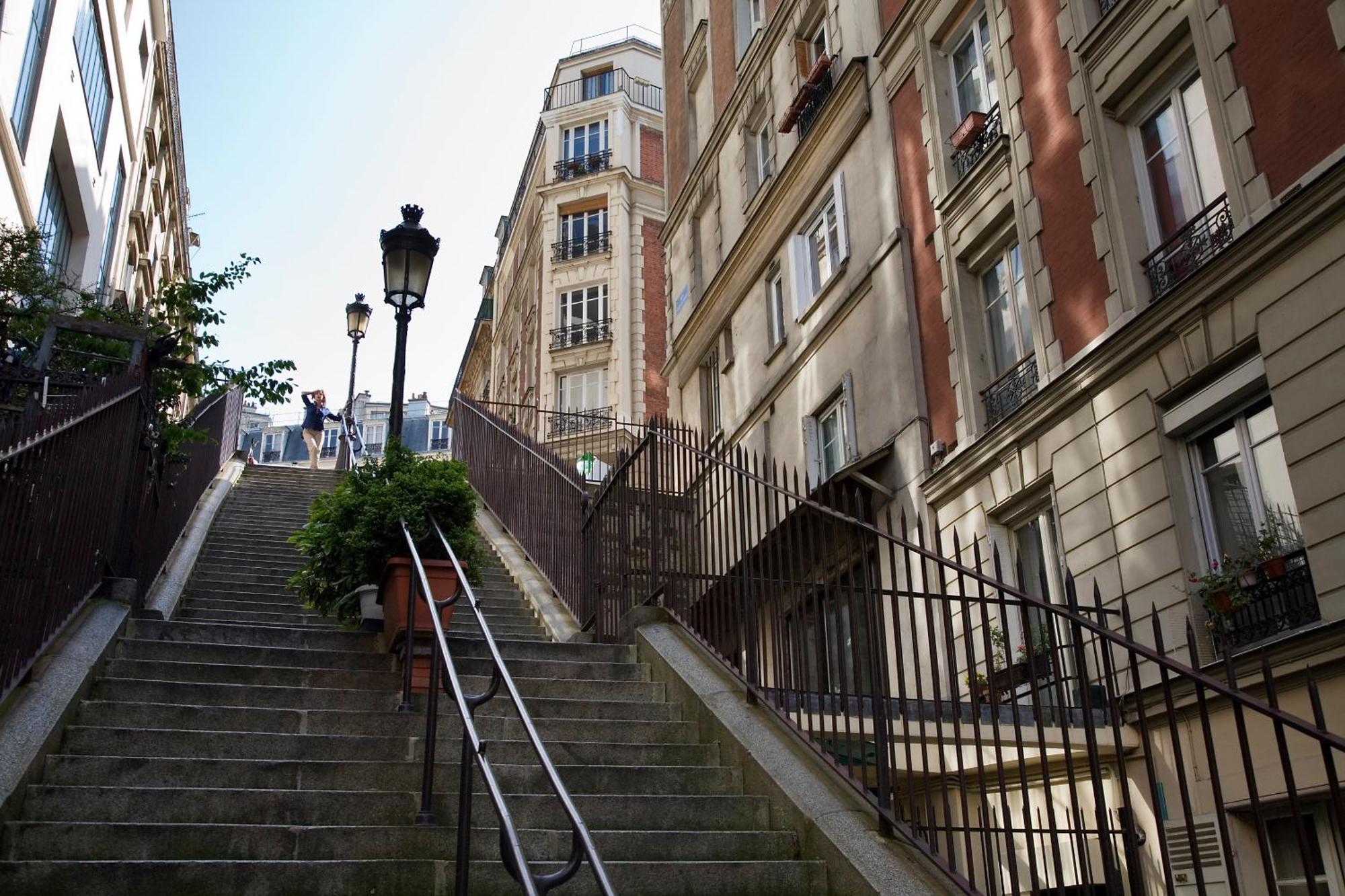 Duplex De Charme Au Coeur De Montmartre Paris Exterior foto